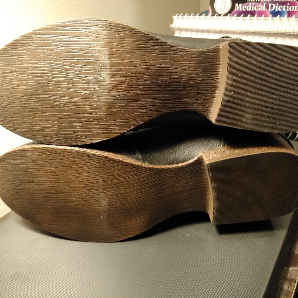 Boots - Picture 3 of 3